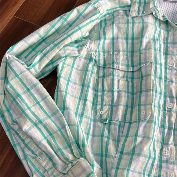 Large Columbia button down shirt - Picture 3 of 7